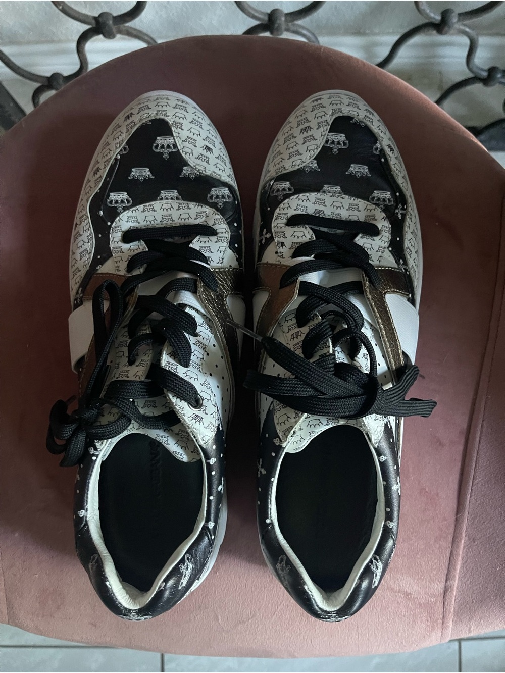 Dolce & Gabbana Crown Print Leather Low Top Sneakers | White/Black